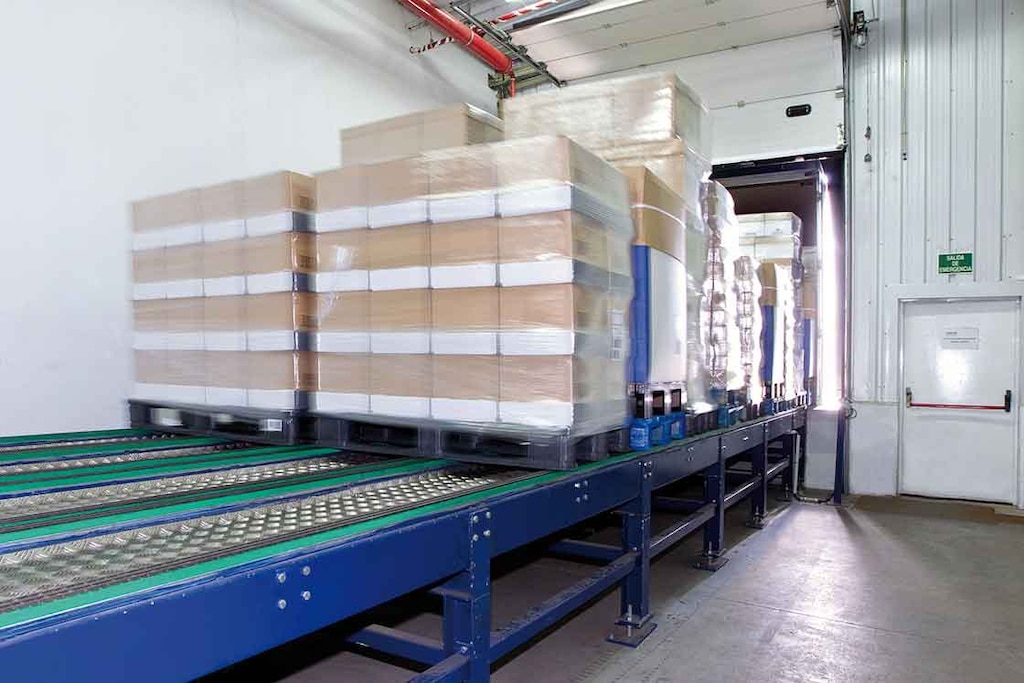 Automatische laadplatforms versnellen het verzendingsproces van goederen Automatische laadplatforms versnellen het verzendingsproces van goederen