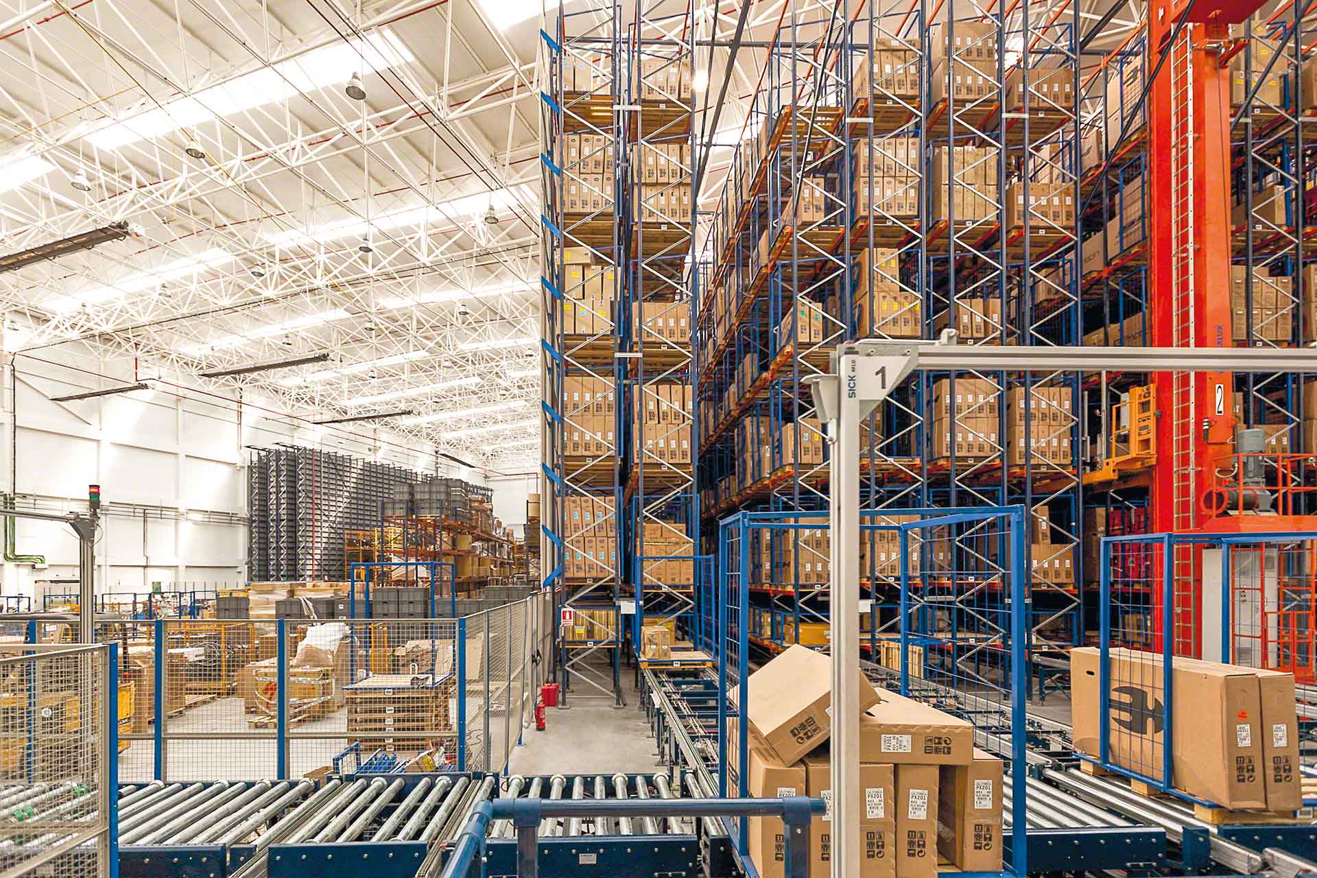 Automatische magazijnen zijn een voorbeeld van digitale transformatie in de logistiek