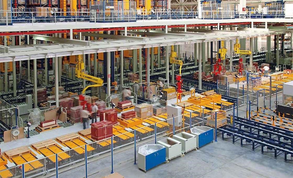 Verschillende oplossingen kunnen de logistieke magazijnprocessen rondom het klaarzetten van bestellingen automatiseren Verschillende oplossingen kunnen de logistieke magazijnprocessen rondom het klaarzetten van bestellingen automatiseren