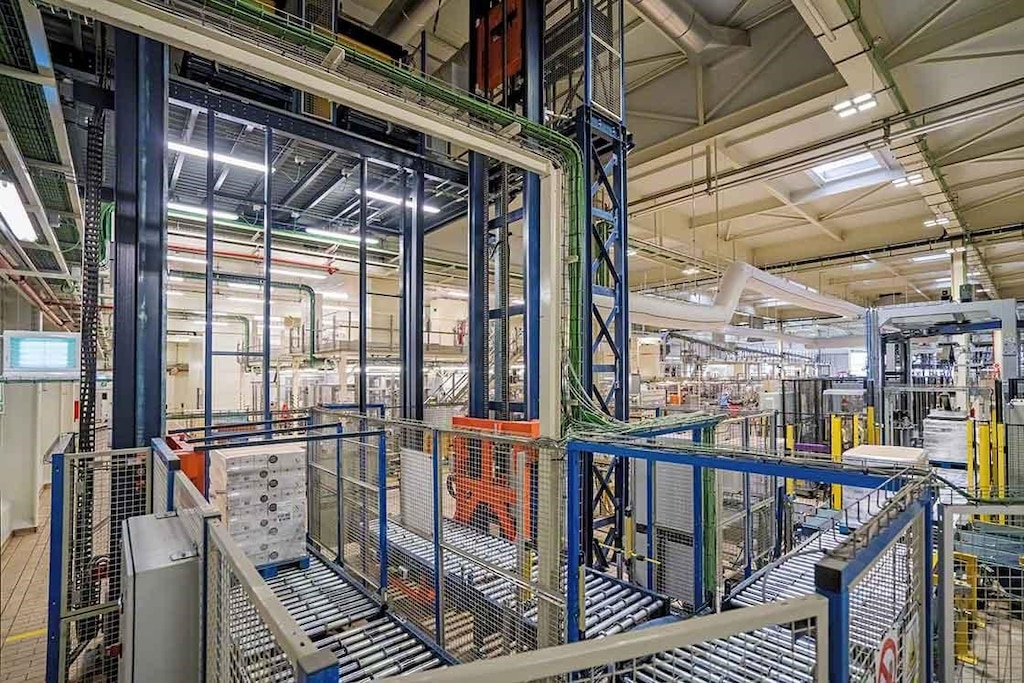 De automatisering van de logistieke processen vermindert de leveringstermijnen De automatisering van de logistieke processen vermindert de leveringstermijnen