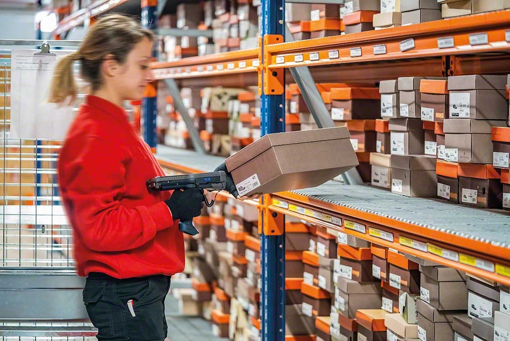 Backorders leveren opslagruimte op, waardoor het aantal beschikbare opslaglocaties in het magazijn wordt geoptimaliseerd