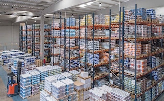 Industrieel magazijn schoonmaken: orde en netheid waarborgen