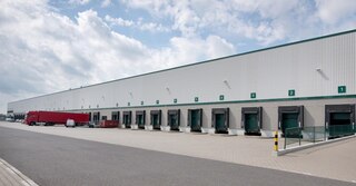 Logistiek magazijn uitgerust met opslagoplossingen van Mecalux