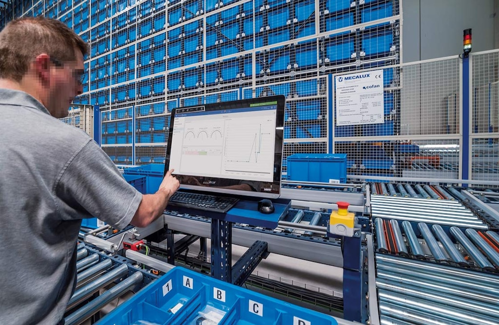 Met toepassingen zoals Supply Chain Analytics of Labour Management Software heeft de logistiek manager in real time zicht op de prestaties van het magazijn.