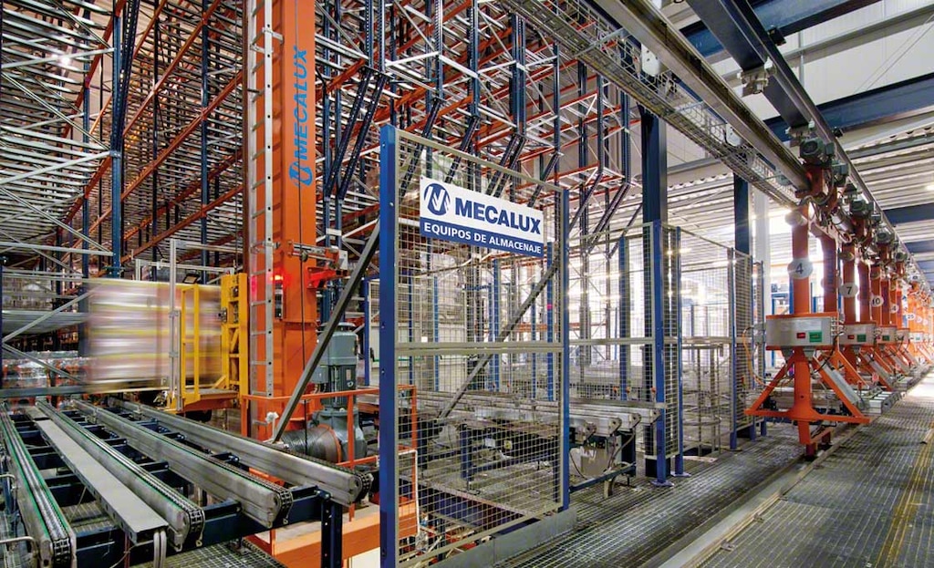 Elektrisch aangedreven monorails zorgen voor een veilige en gecontroleerde verplaatsing van goederen in automatische magazijnen