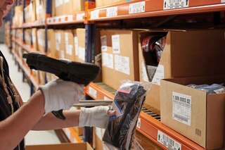 Scanners en databases zijn essentieel voor de traceerbaarheid in de logistiek