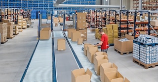 Traitement des commandes logistiques dans un entrepôt