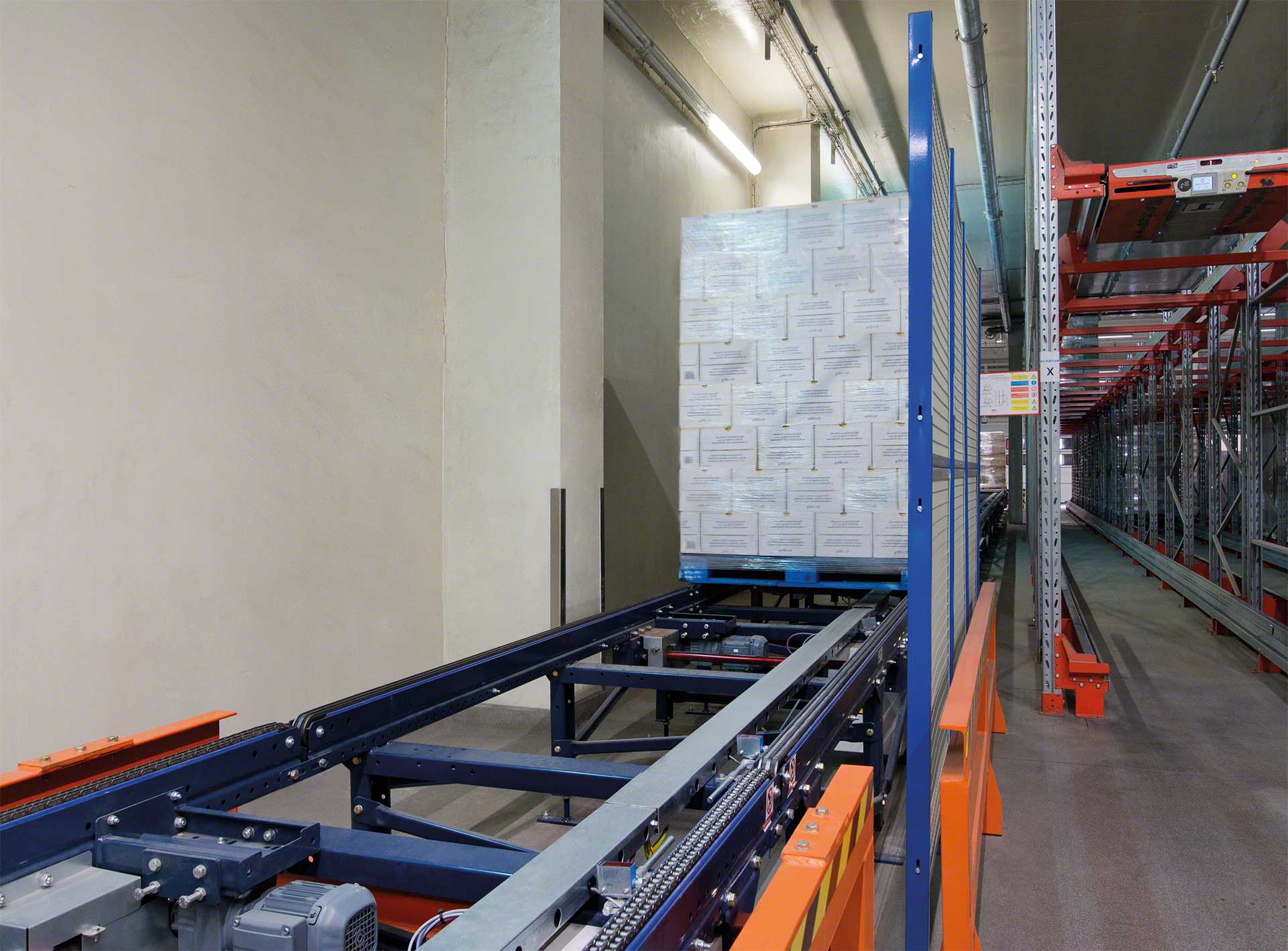 Het vervoer van laadeenheden tussen magazijnen of productievestigingen maakt deel uit van de interne logistiek van de onderneming