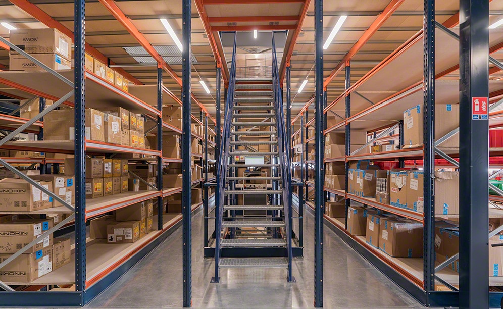 Magazijn van Le Petit Vapoteur, Franse fabrikant van elektronische sigaretten Magazijn van Le Petit Vapoteur, Franse fabrikant van elektronische sigaretten