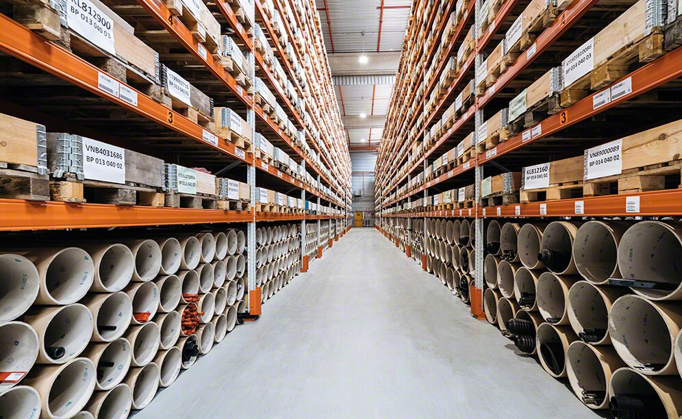 Magazijn voor de reserveonderdelen van landbouwmachines van de Kverneland Group Magazijn voor de reserveonderdelen van landbouwmachines van de Kverneland Group