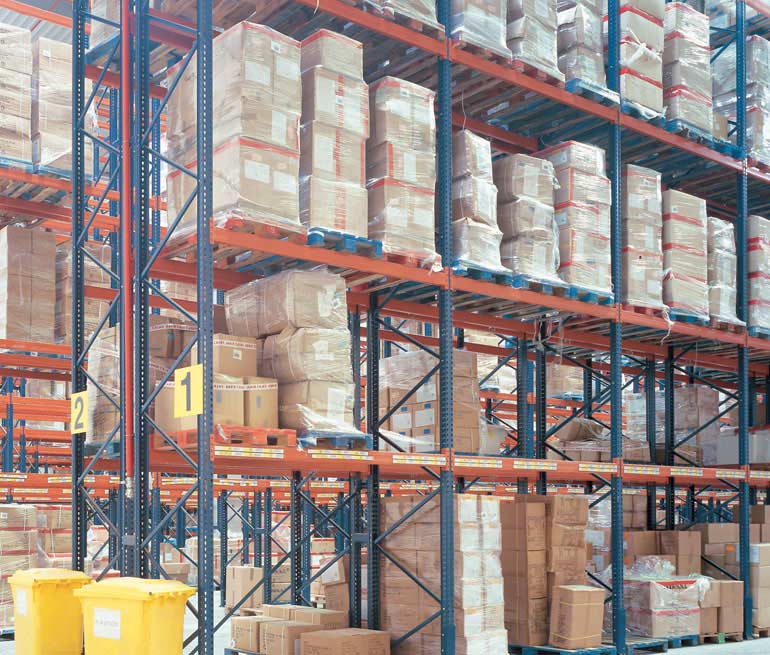 Logistiek magazijn voor de distributie van levensmiddelen