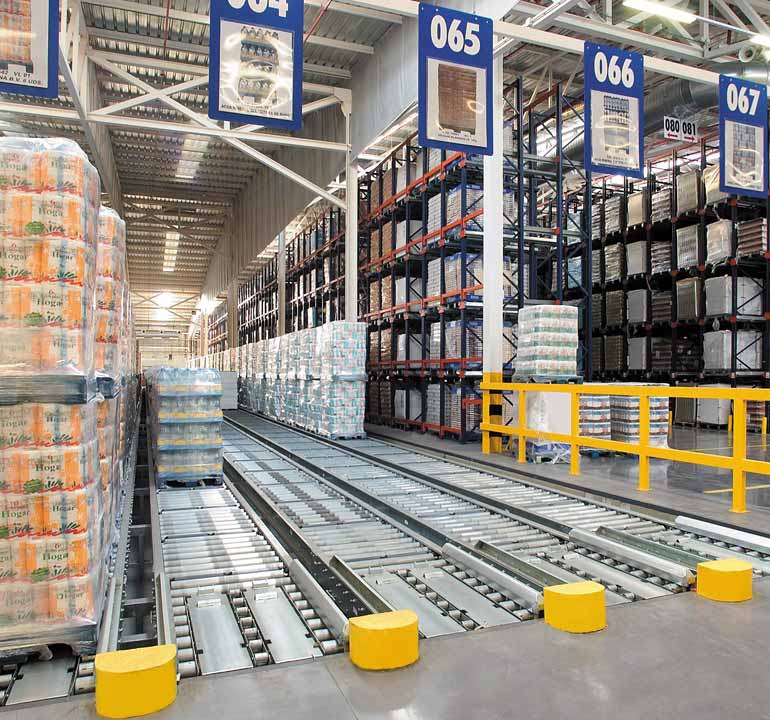 Magazijn voor een distributiecentrum in de levensmiddelenindustrie