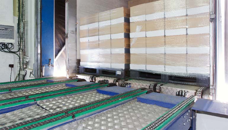 Automatisch laden door middel van een transportband
