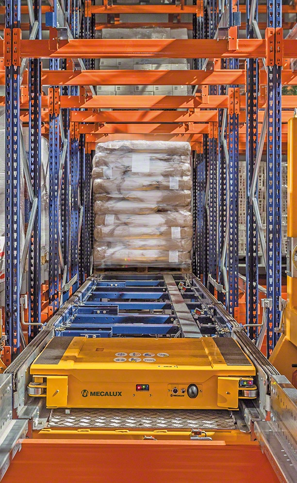 Stellingen van ANL met de automatische Pallet Shuttle