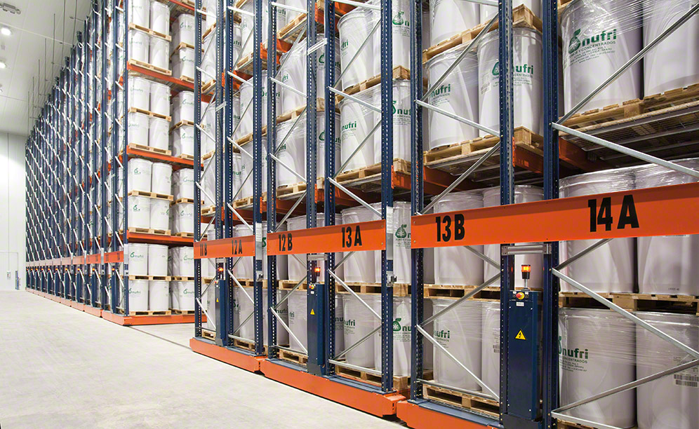 Verrijdbare Movirack en inrijstellingen voor de vriesruimtes van Nufri