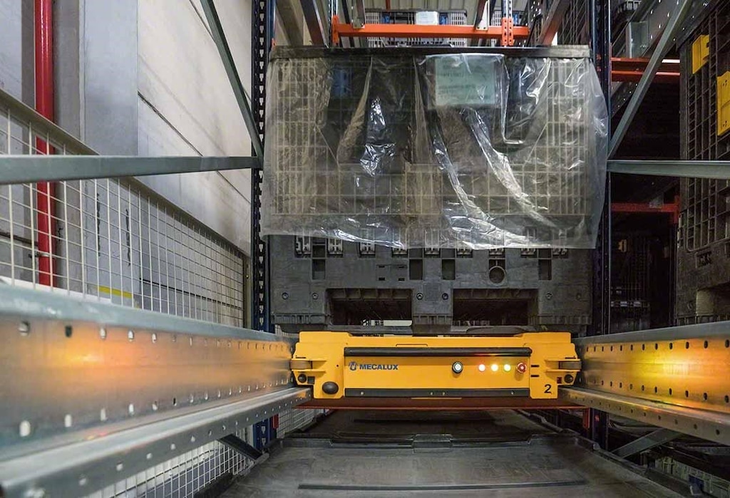 Dankzij de precisie van de automatische opslagoplossingen worden logistieke risico’s zoals schokken en botsingen vermeden. Dankzij de precisie van de automatische opslagoplossingen worden logistieke risico’s zoals schokken en botsingen vermeden.