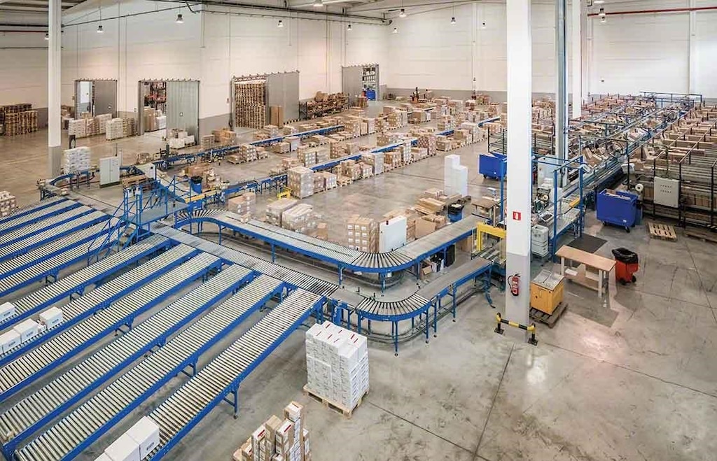 Het doelmatig organiseren van de verschillende magazijnzones draagt bij tot een efficiënt beheer van retourzendingen Het doelmatig organiseren van de verschillende magazijnzones draagt bij tot een efficiënt beheer van retourzendingen