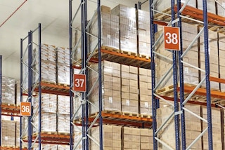 Palletization is key for ensuring the safety of loads in the warehouse Palletization is key for ensuring the safety of loads in the warehouse