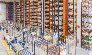 Logistics automation significantly increases efficiency in the warehouse Logistics automation significantly increases efficiency in the warehouse