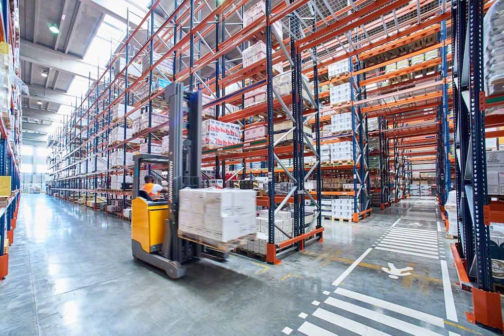 Een magazijn met een duidelijke vloermarkering heeft een impact op de veiligheid van de operatoren