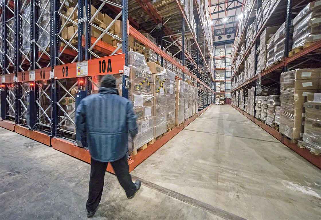 Verrijdbare stellingen worden op grote schaal toegepast in magazijnen waar gebruik wordt gemaakt van koelketen logistiek
