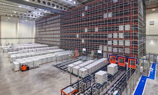 Automatisch Pallet Shuttle-systeem in magazijn van Herba Ricemills (Ebro Foods)