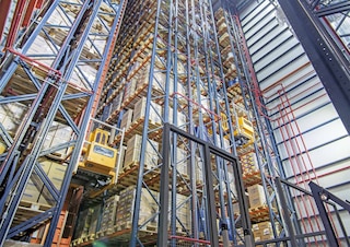 Stacker-crane-types-warehouse