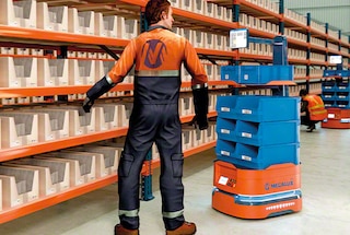 Een autonome mobiele robot is ideaal voor person-to-goods picking