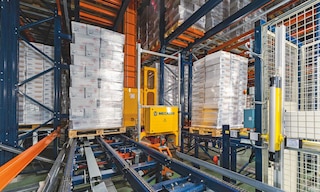Slimme pallets zijn een oplossing voor het automatiseren van het beheer van pallets in magazijnen Slimme pallets zijn een oplossing voor het automatiseren van het beheer van pallets in magazijnen