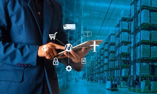 De Supply Chain Manager is diegene die verantwoordelijk is voor het goed functioneren van de supply chain De Supply Chain Manager is diegene die verantwoordelijk is voor het goed functioneren van de supply chain
