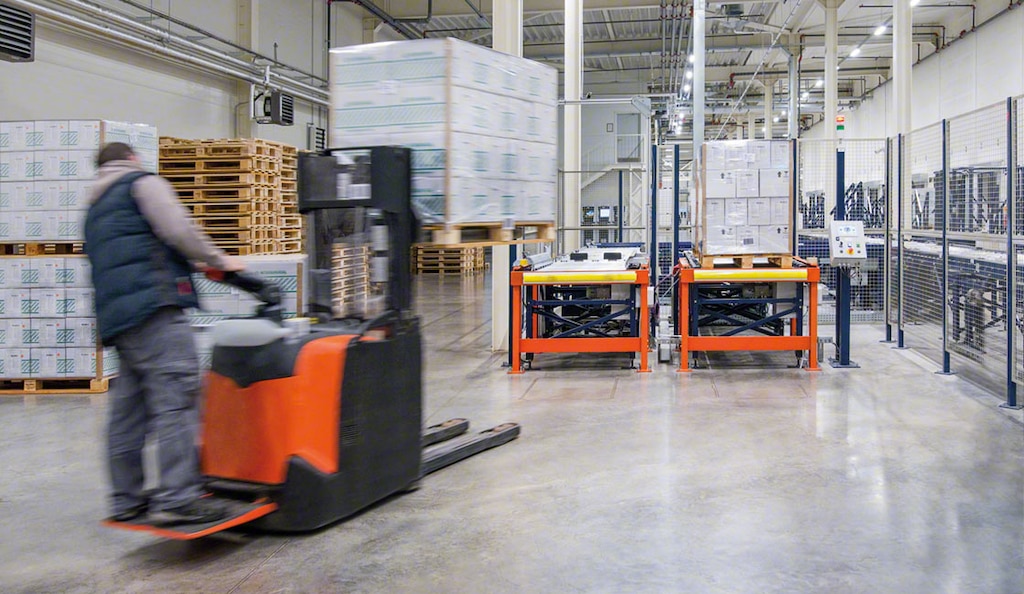 De stapelaar is één van de meest gebruikte warehouse machines in een magazijn