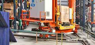 Het draaisysteem wordt ook gebruikt om magazijnkranen van gangpad te laten wisselen