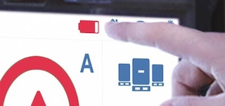 De waarschuwing lage batterij geeft aan dat de batterij moet worden vervangen of opgeladen