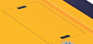 Het bovenste deel van de pendelwagen beschikt over een behuizing waarin de accu is ondergebracht