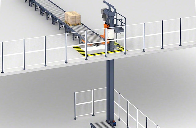 Verticale transportbanden maken het mogelijk om pallets tussen verschillende niveaus te verplaatsen Verticale transportbanden maken het mogelijk om pallets tussen verschillende niveaus te verplaatsen