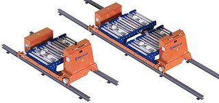De aanvoerwagens vervoeren pallets tussen verschillende punten van het circuit