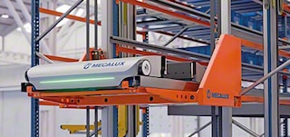 De shuttleliften bewegen de shuttles tussen niveaus