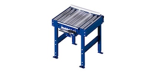 De transportbaan met duwer verandert de richting van de lading