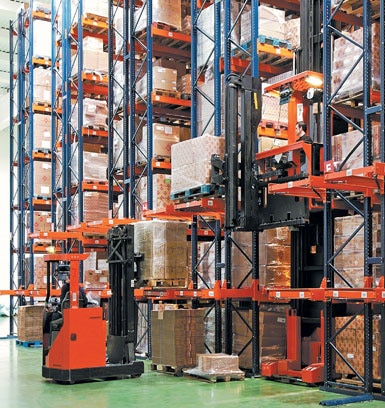 Magazijn voor machines en gereedschappen voor de bouw